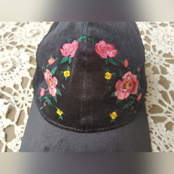 Vintage Rue21 Floral Embroidered Black Cap Hat Adjustable Strap | Spring Summer - Picture 7 of 17